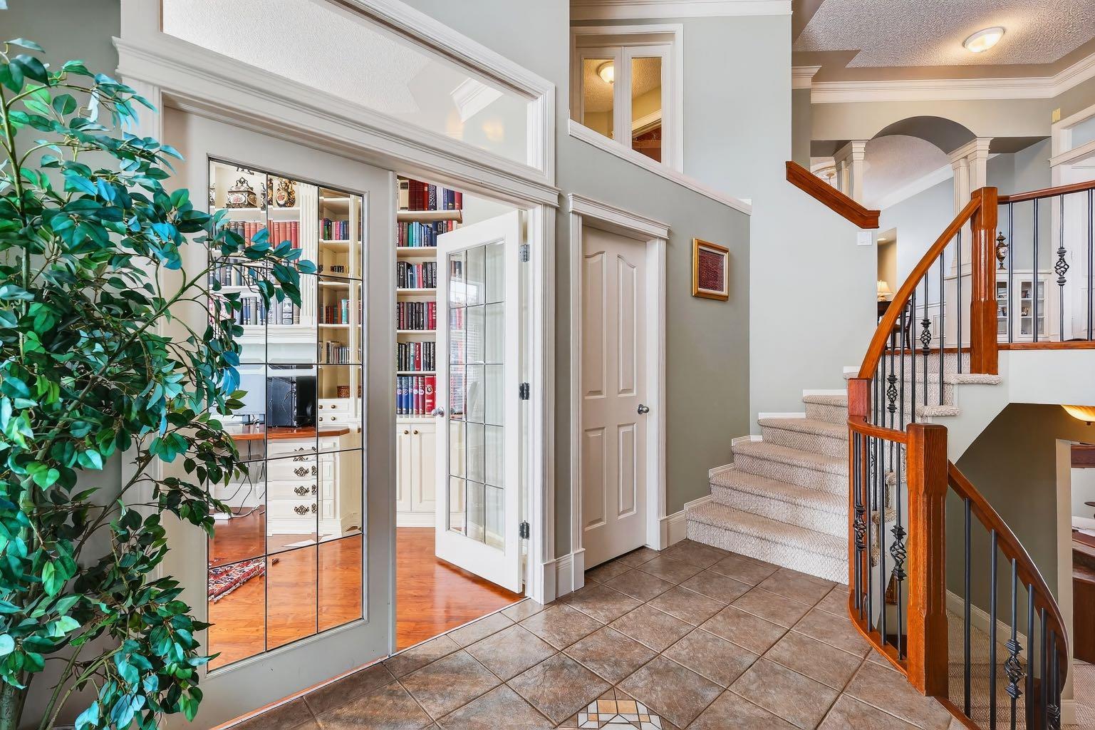 331 Mt Douglas Court SE