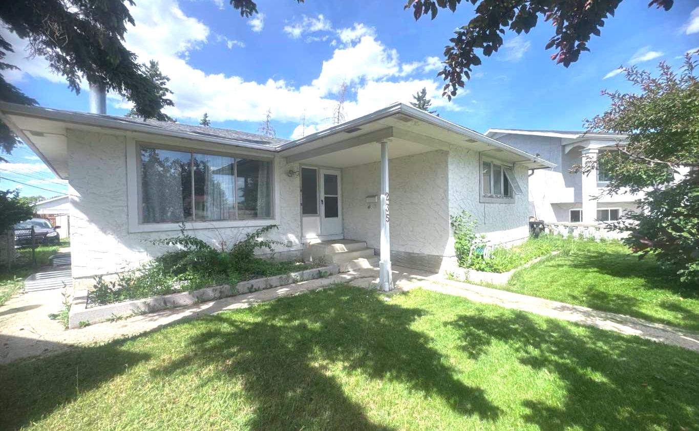 235 Penbrooke Close SE