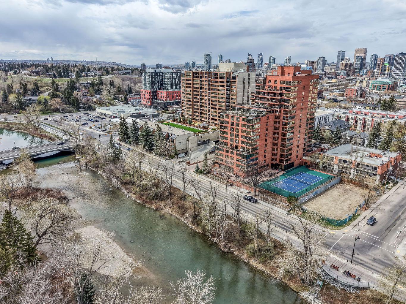 318 26 Avenue SW 704