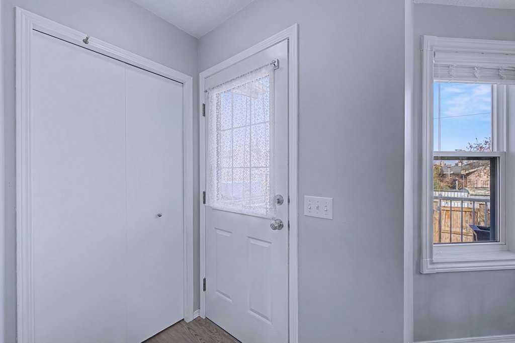 24 Sunlake Circle SE