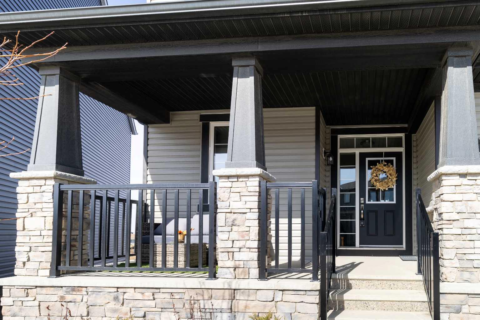 629 Southwinds Close SW