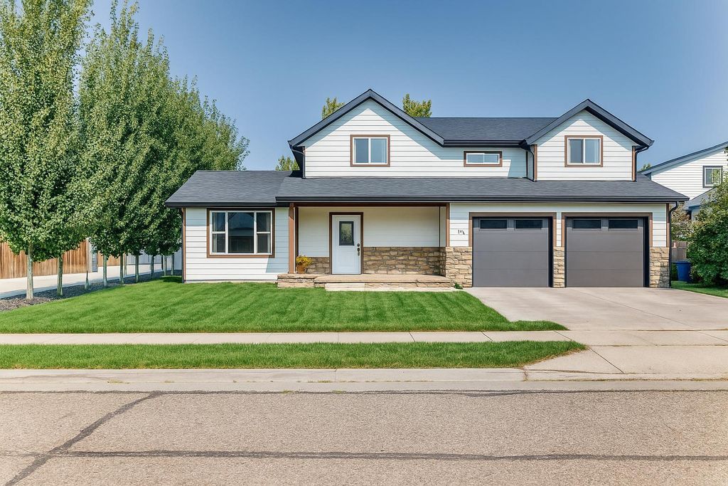 Photo of 207 Milnes Street Nobleford Street, Nobleford, AB T0L 1S0 (MLS # A2308011)