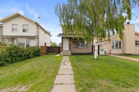 Photo of 84 Martindale Close NE, Calgary, AB T3J 2T9 (MLS # A2321574)