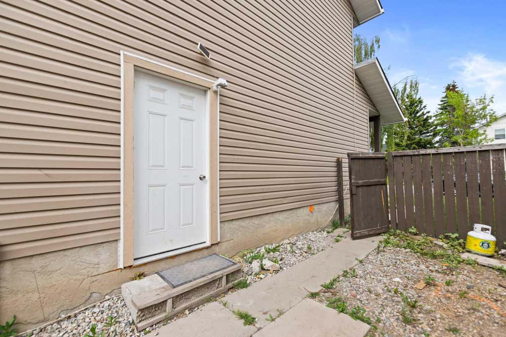 Photo of 84 Martindale Close NE, Calgary, AB T3J 2T9 (MLS # A2321574)