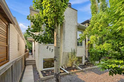 217 23 Avenue NE Calgary AB T2E 1V8