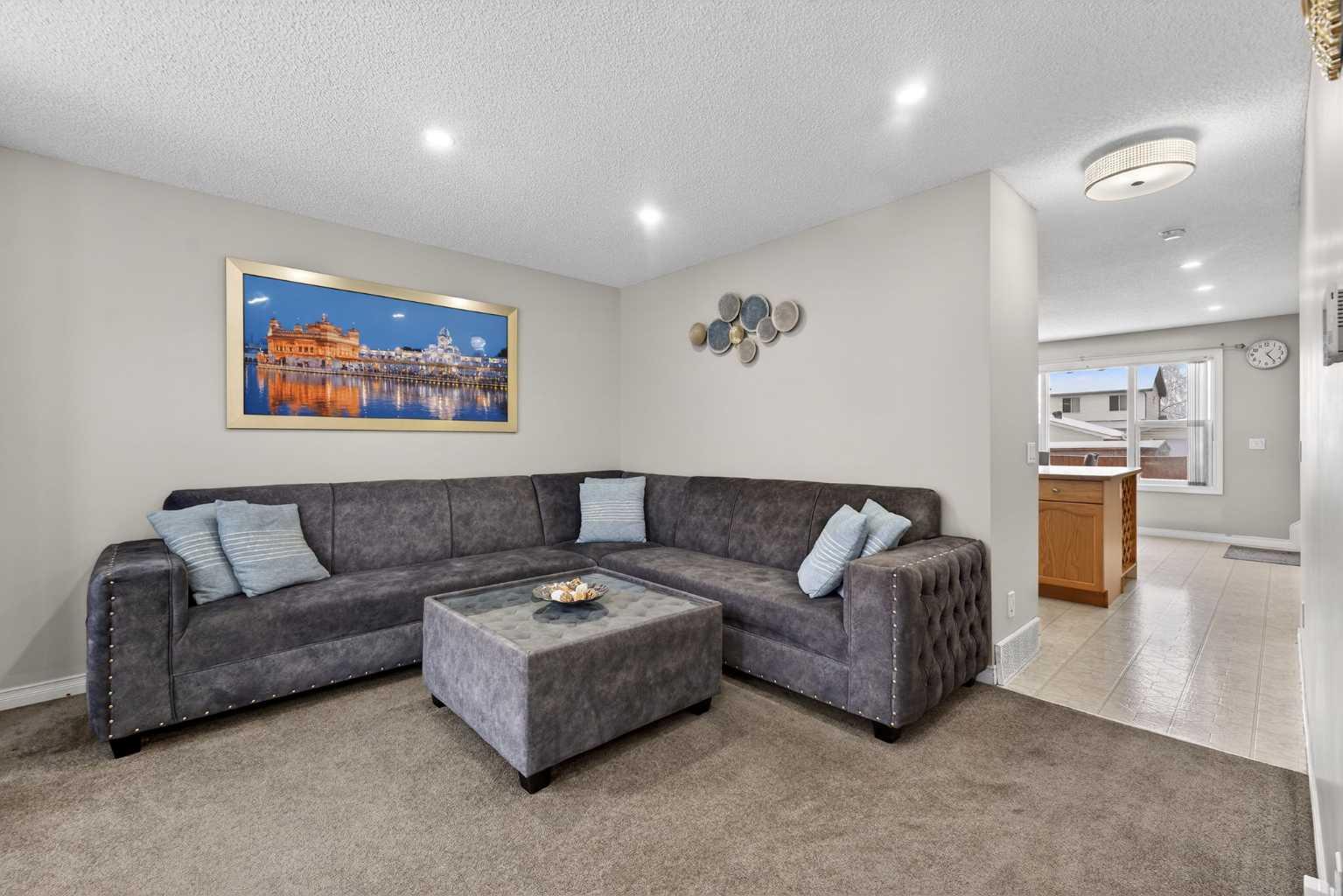 78 Tarington Close NE