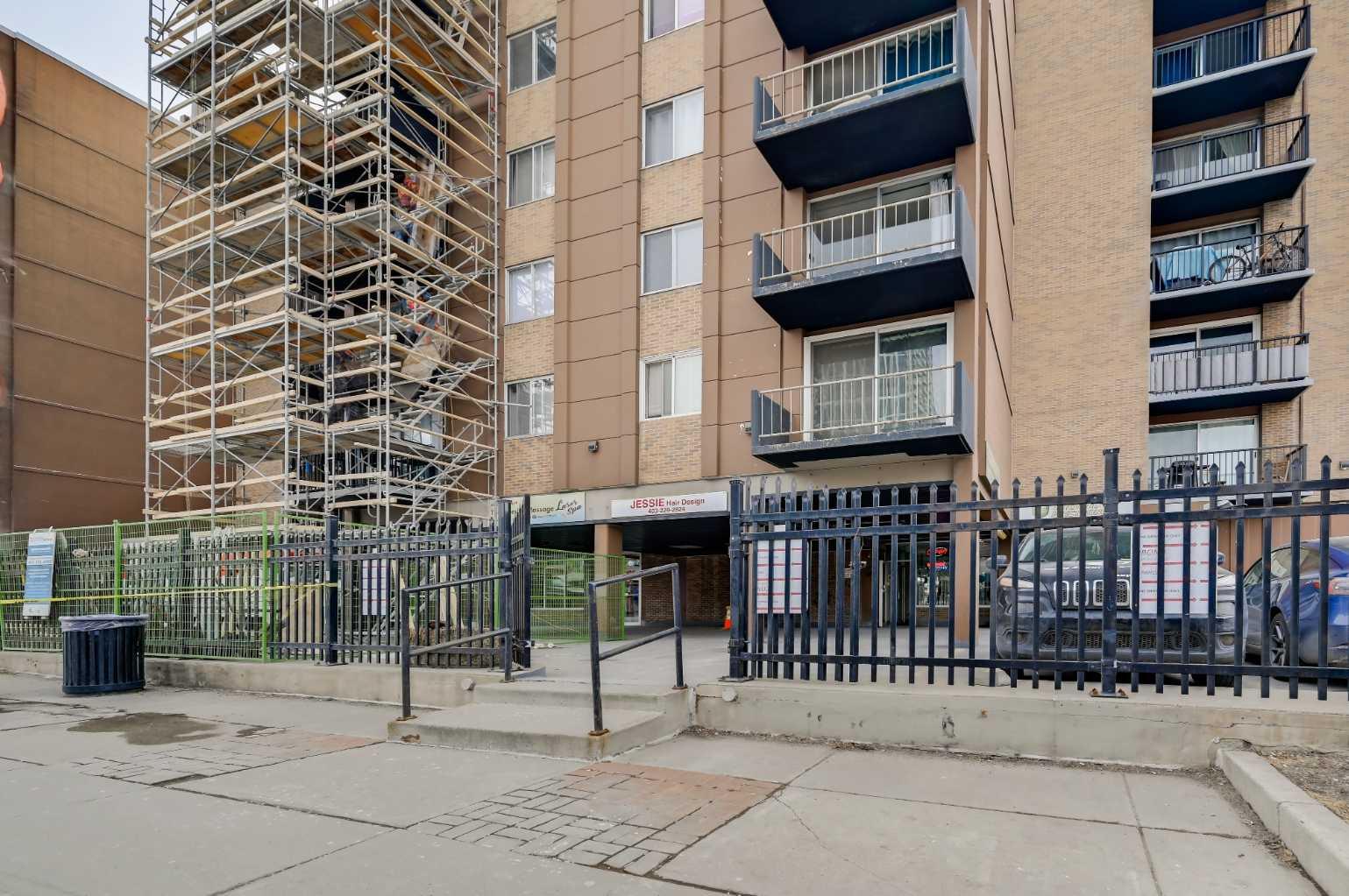 519 17 Avenue SW 810