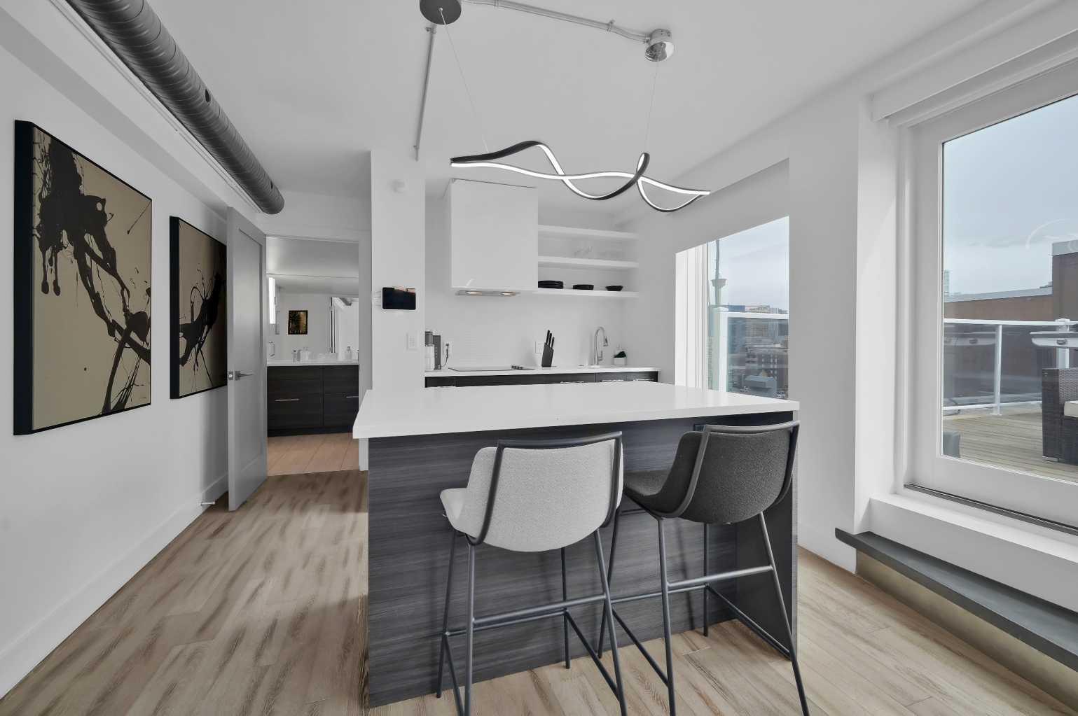 519 17 Avenue SW 810