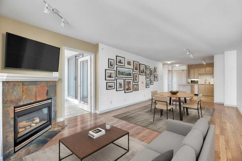 Photo of 650 10 Street SW #804, Calgary, AB T2P 5G4 (MLS # A2319444)