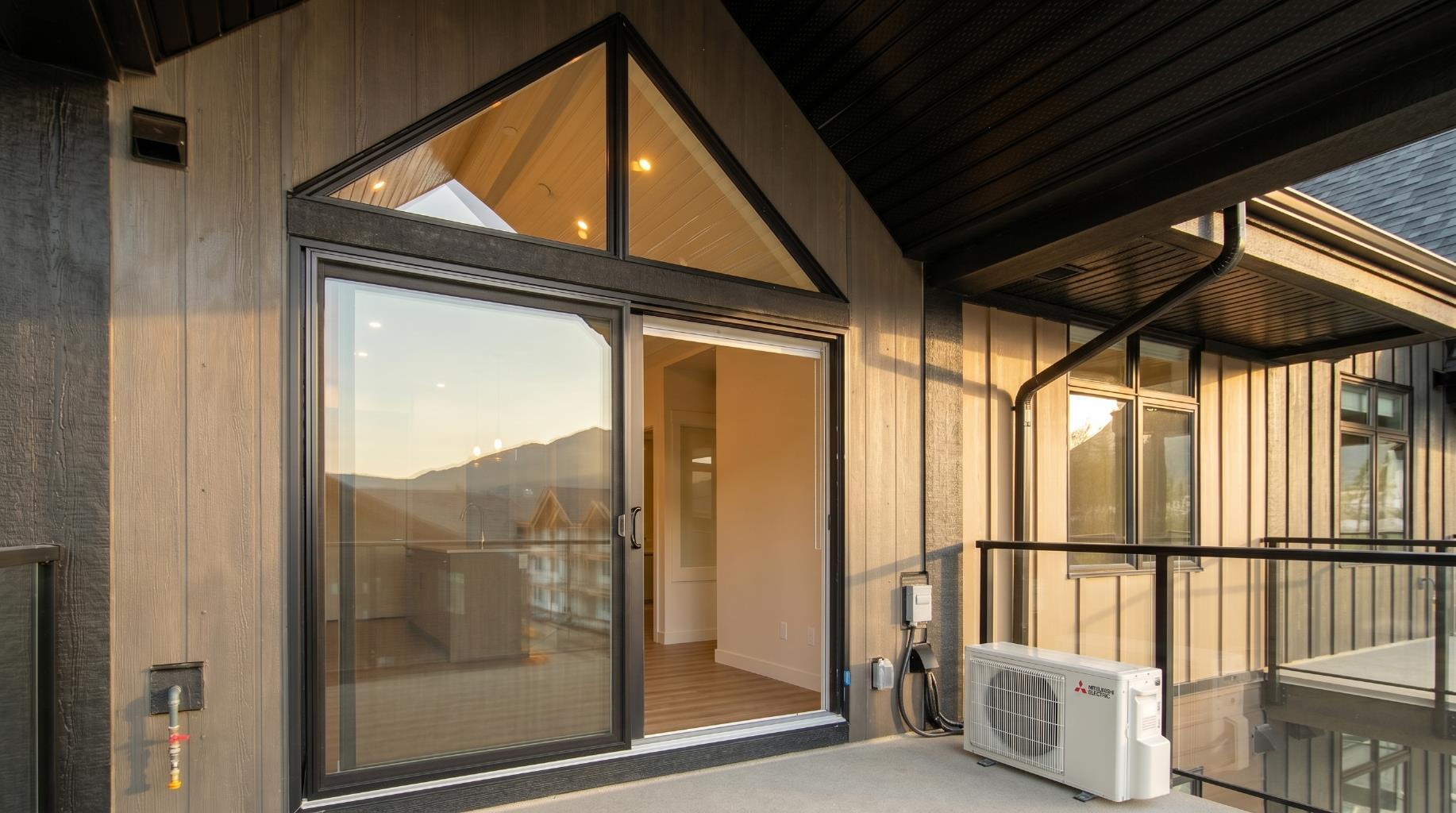 10 Cascade Ridge 402