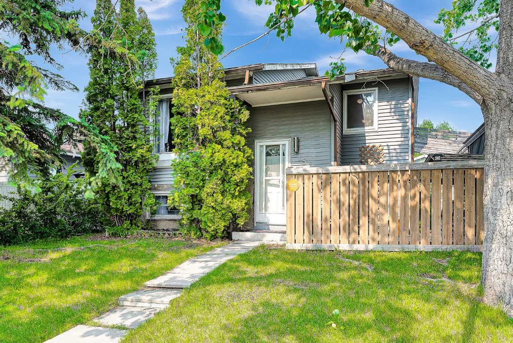Photo of 215 ERIN WOODS Drive SE, Calgary, AB T2B 2V7 (MLS # A2326721)