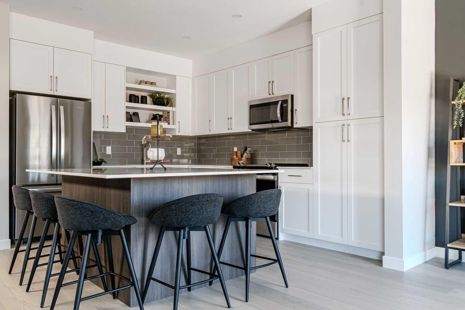 147 Greenwich Drive NW