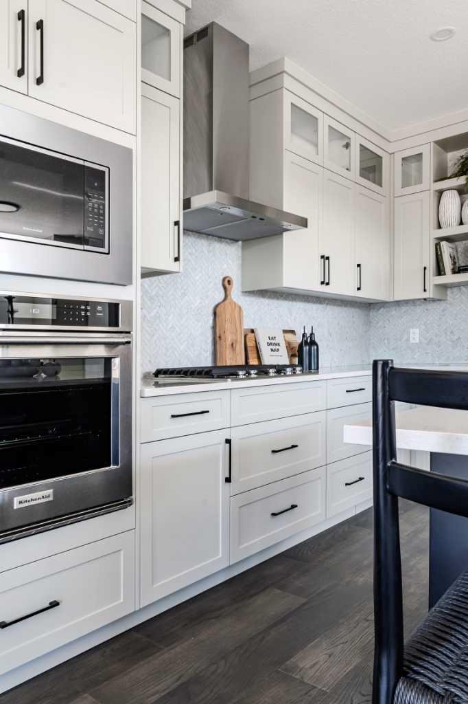 147 Greenwich Drive NW