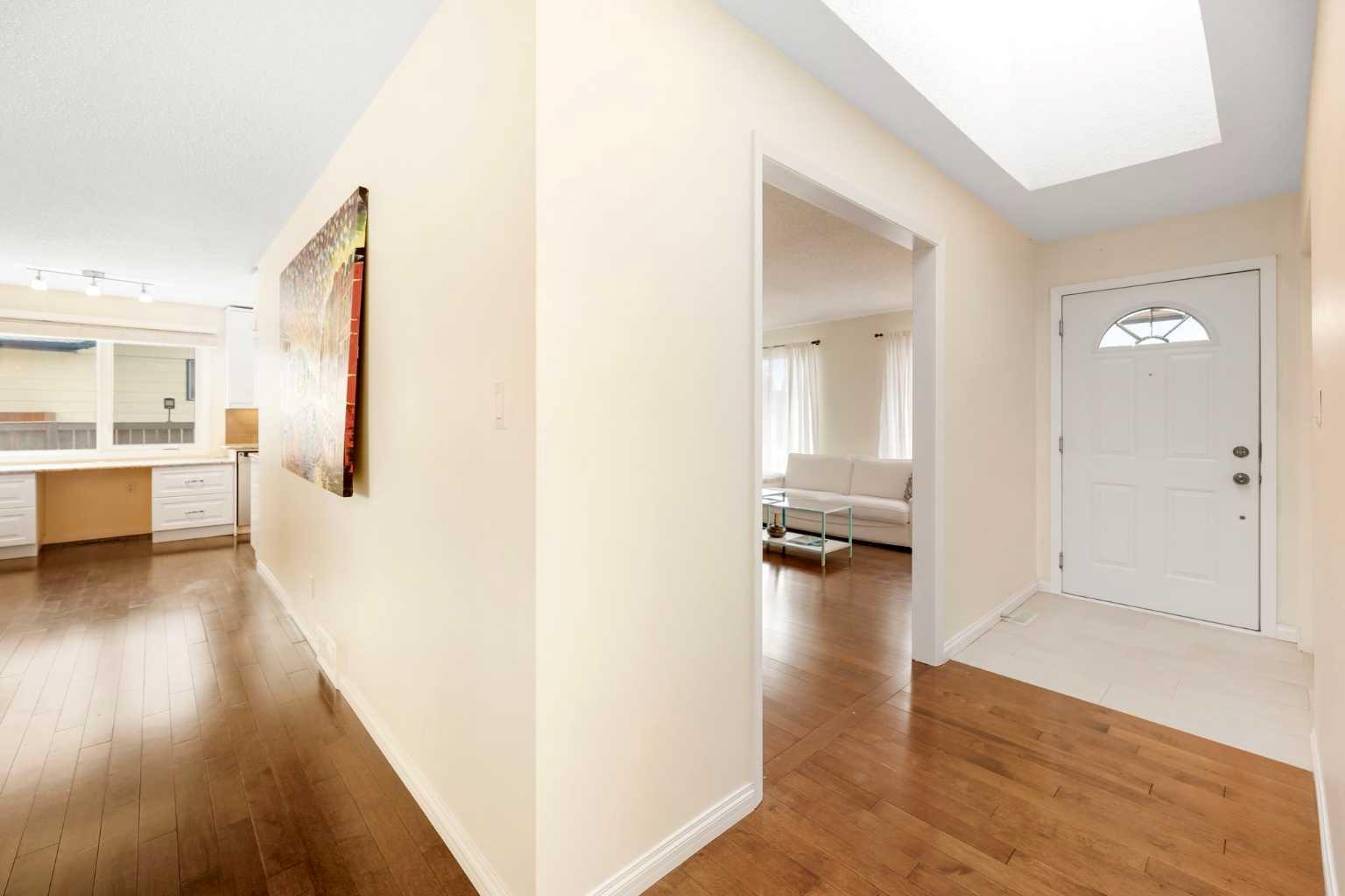 203 Lake Bonavista Drive SE