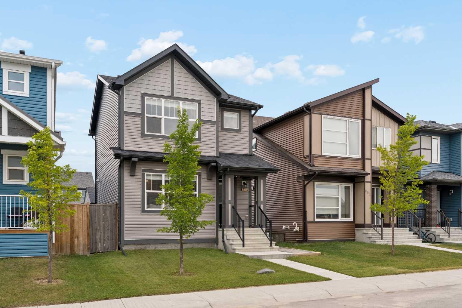 848 Chinook Gate Parade SW