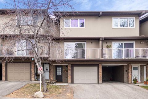 1055 72 Avenue NW 72 Calgary AB T2K 5S4