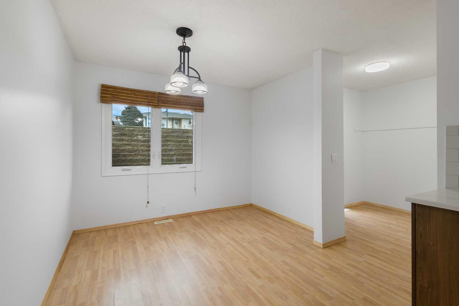 1055 72 Avenue NW 72