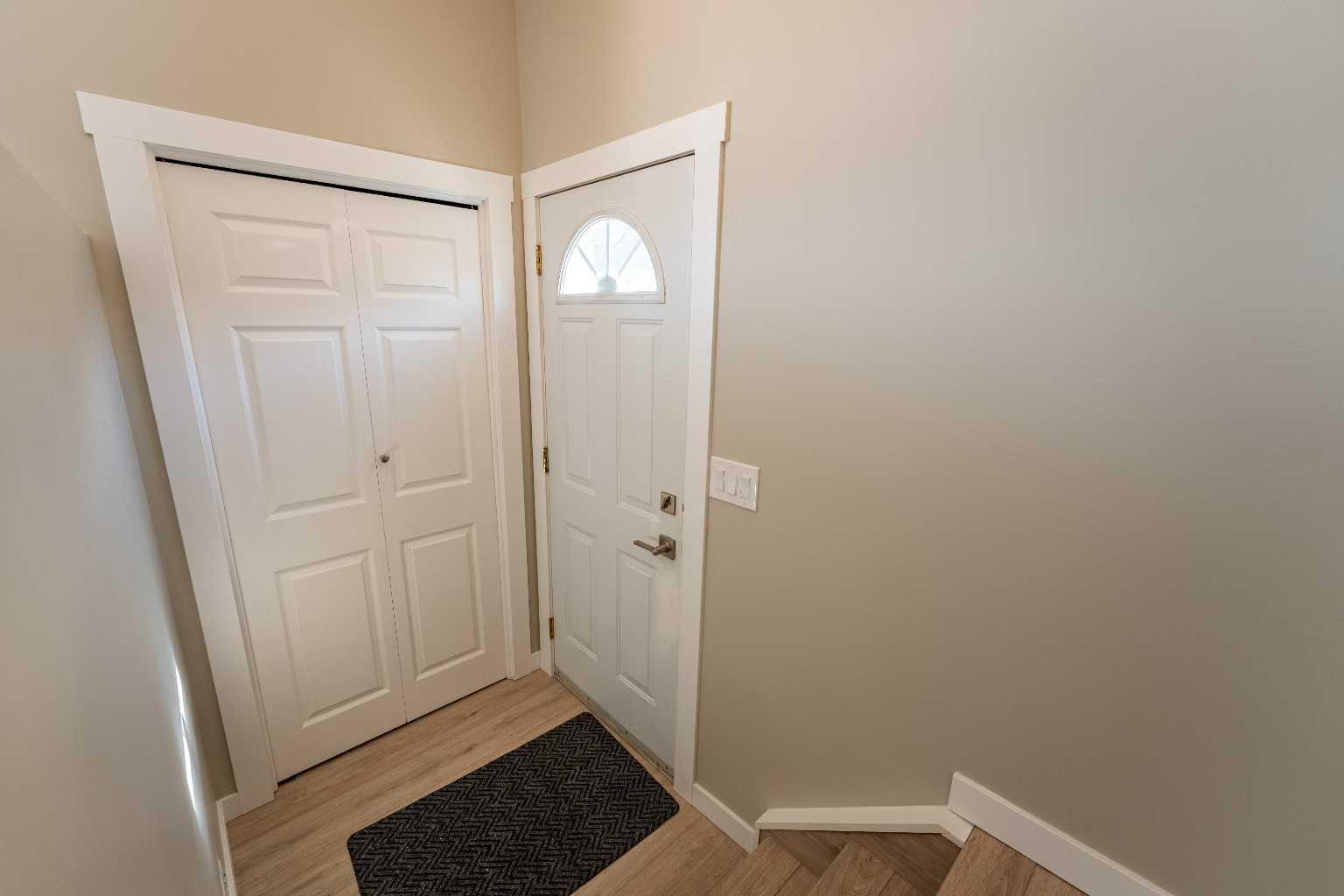 528 Queensland Place SE