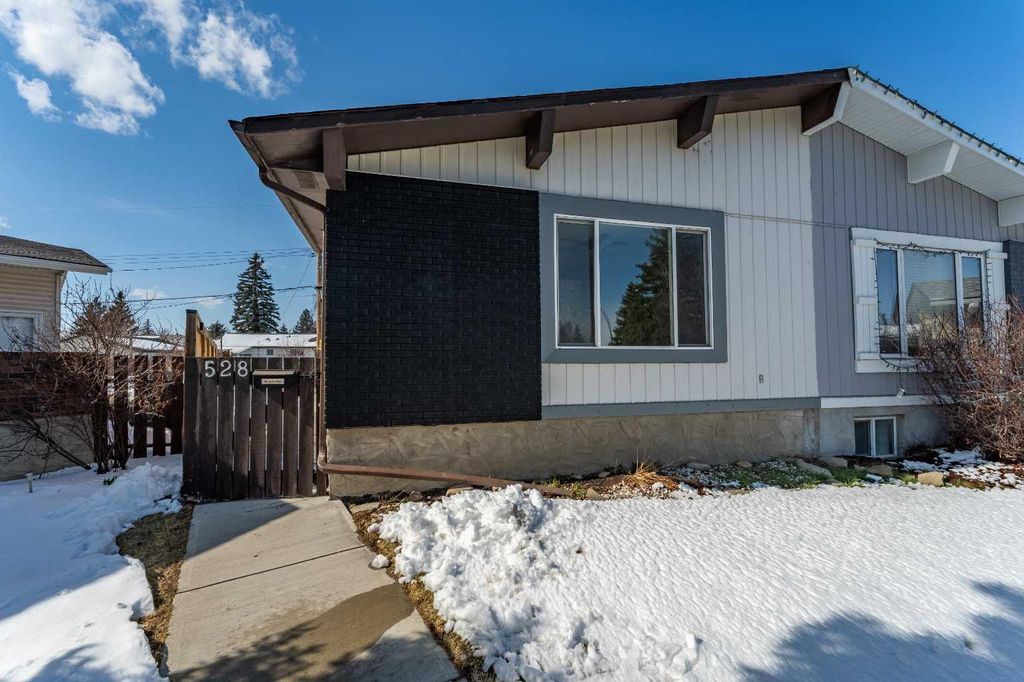Photo of 528 Queensland Place SE, Calgary, AB T2J 4T3 (MLS # A2303211)