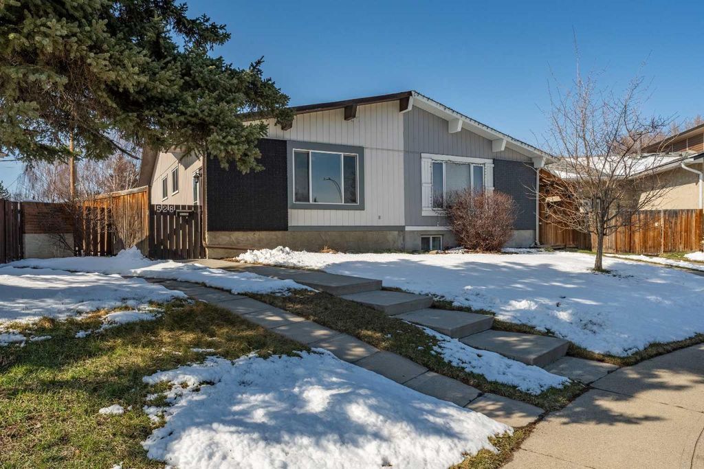 Photo of 528 Queensland Place SE, Calgary, AB T2J 4T3 (MLS # A2303211)