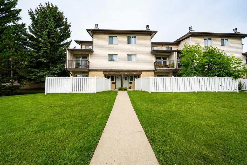 Photo of 3745 Fonda Way SE #40, Calgary, AB T2A 5W7 (MLS # A2341359)