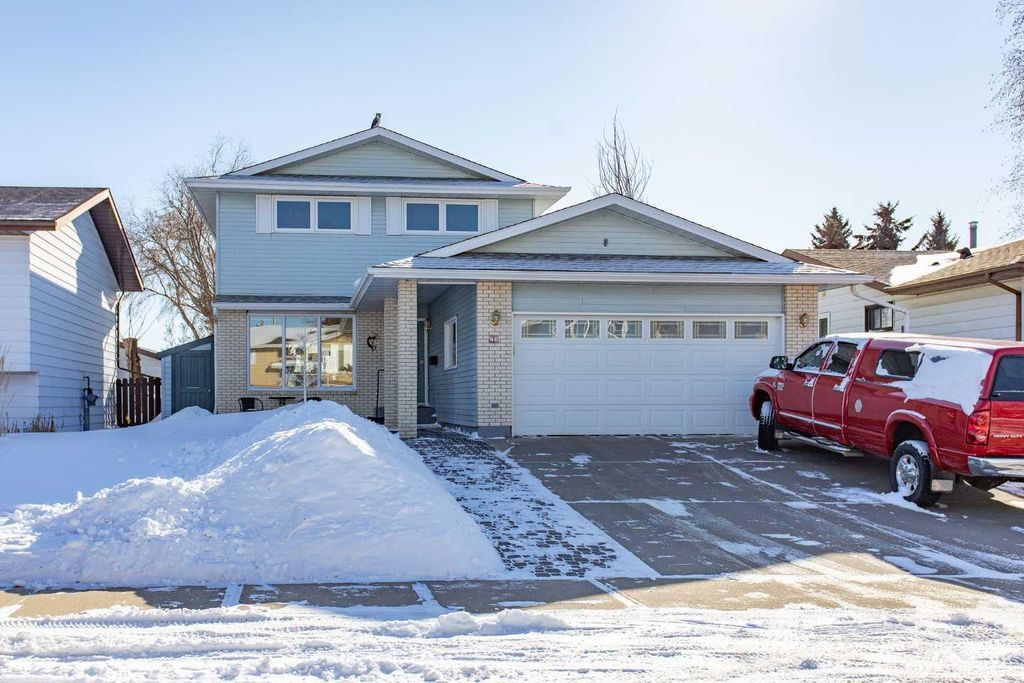 Photo of 18 Mclevin Crescent, Red Deer, AB T4R 1S9 (MLS # A2288141)