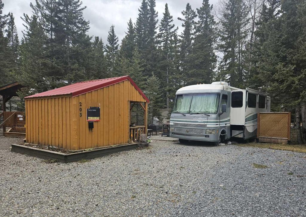 Photo of 200 4 Avenue SW #203, Sundre, AB T0M 1X0 (MLS # A2311563)