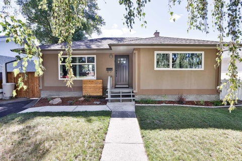 Photo of 2102 15 Avenue S, Lethbridge, AB T1K 0X3 (MLS # A2342031)