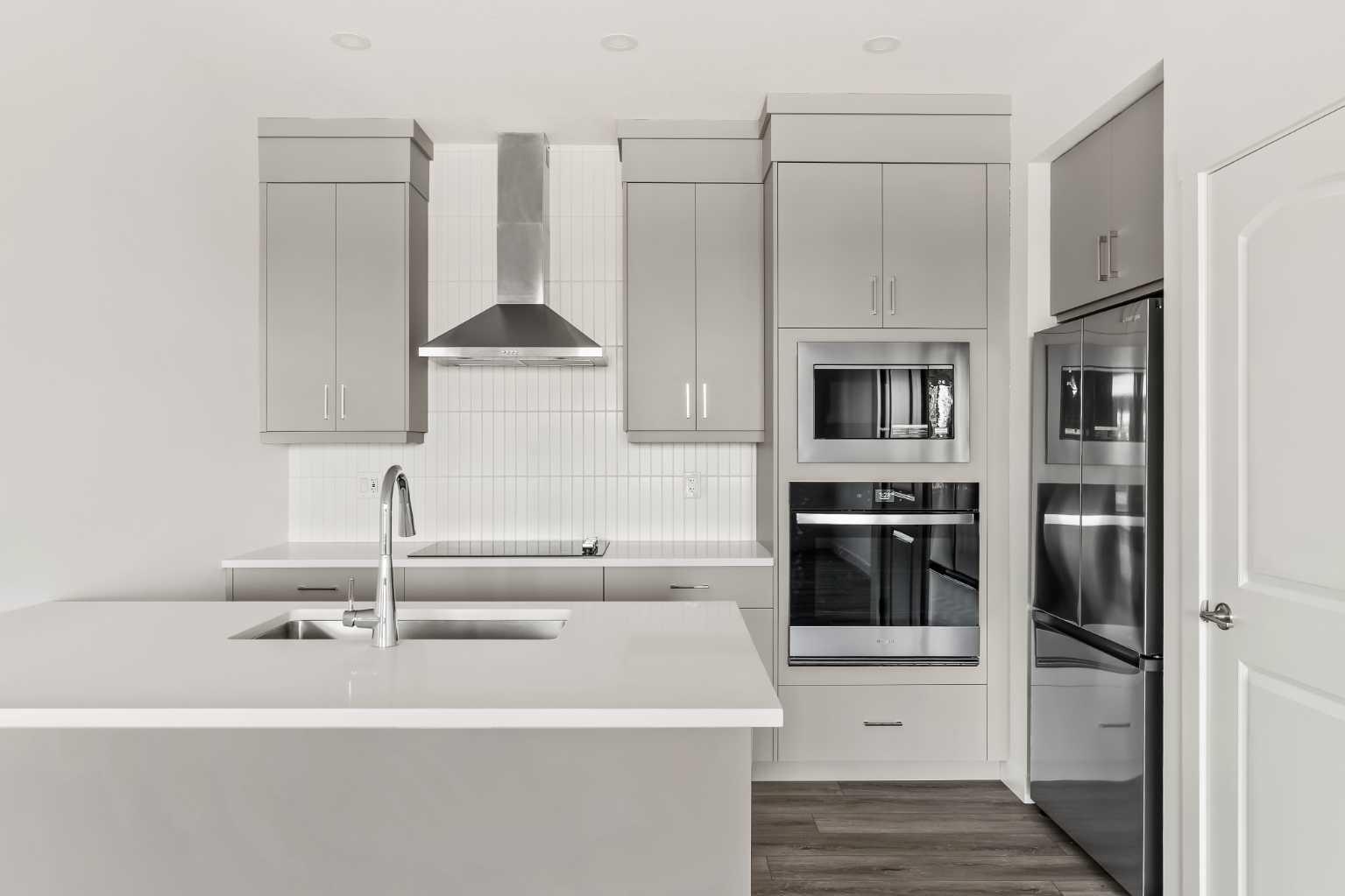 707 Sovereign Common SW