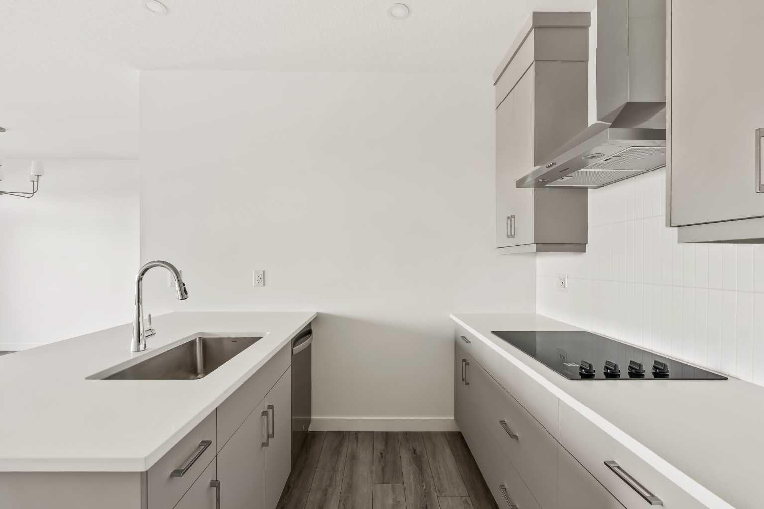 707 Sovereign Common SW