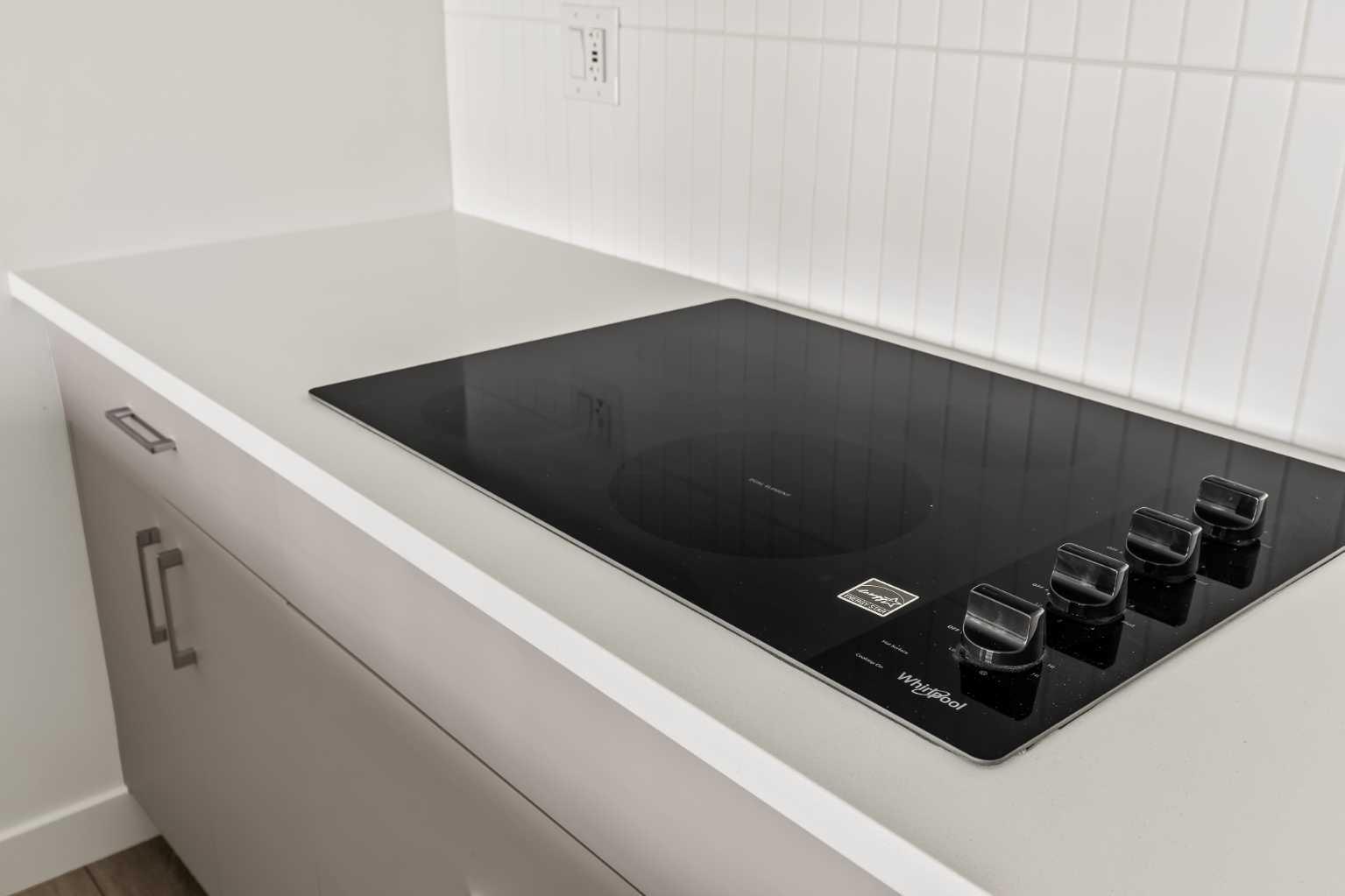 707 Sovereign Common SW