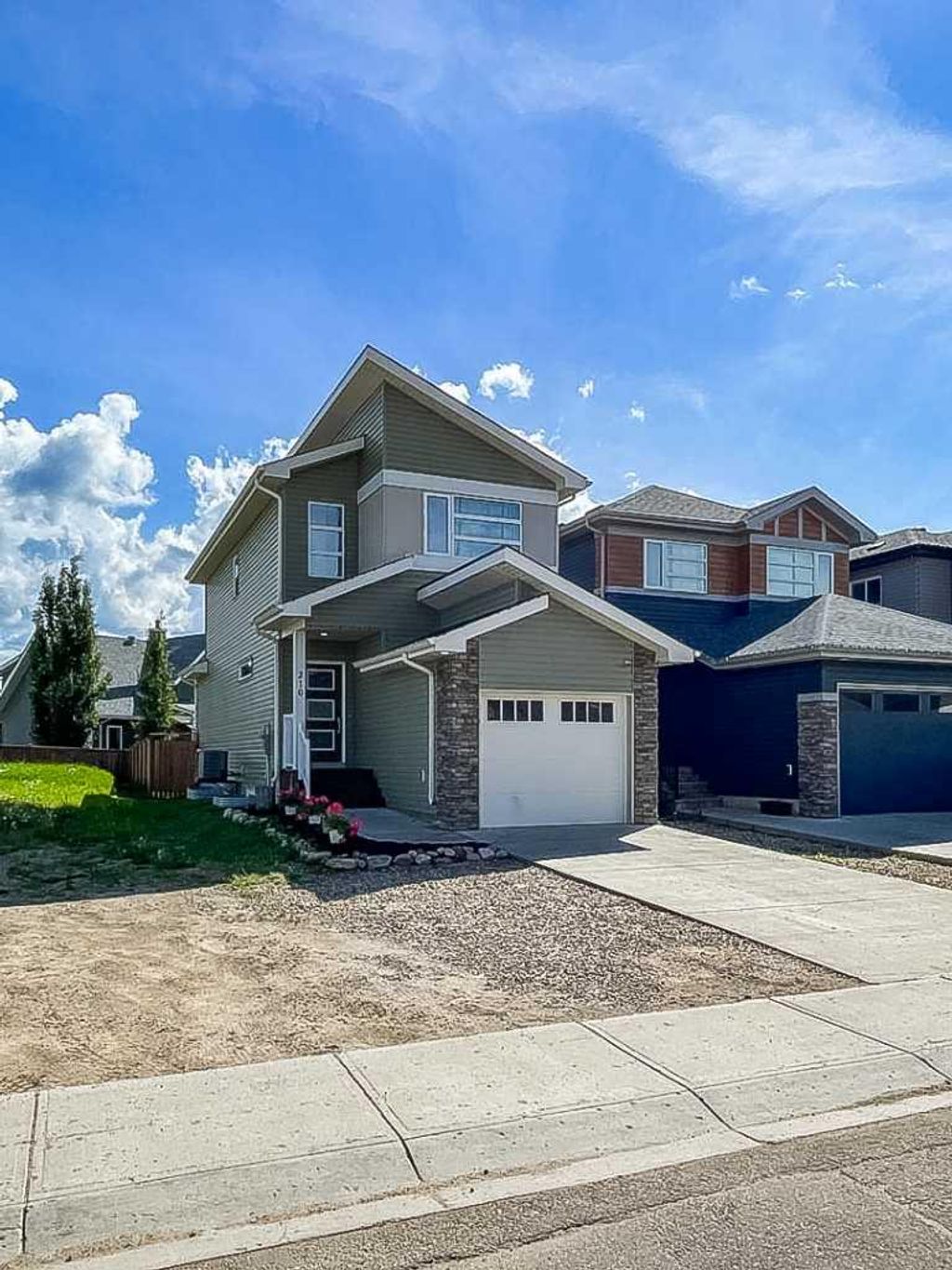 Photo of 210 Athabasca Avenue, Fort McMurray, AB T9J 1G4 (MLS # A2324089)