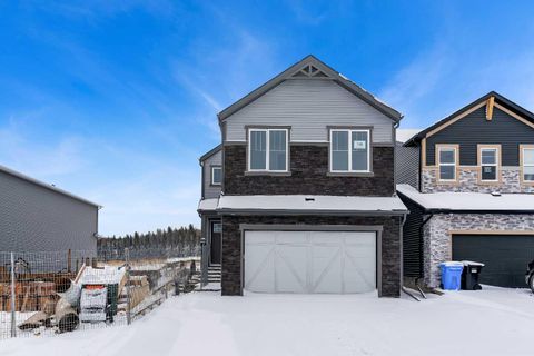 108 Creekview Manor SW Calgary AB T2X 4Y1