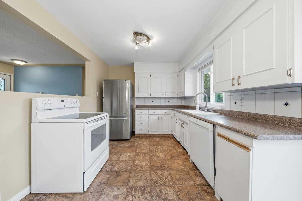 Photo of 4511 41 Avenue SW, Calgary, AB T3E 1G6 (MLS # A2335264)