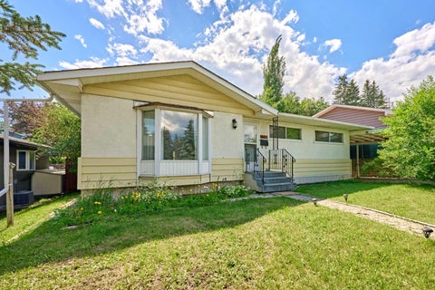 Photo of 627 94 Avenue SW, Calgary, AB T2V 0X8 (MLS # A2327720)