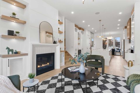 525 32 Street NW Calgary AB T2N 2V8