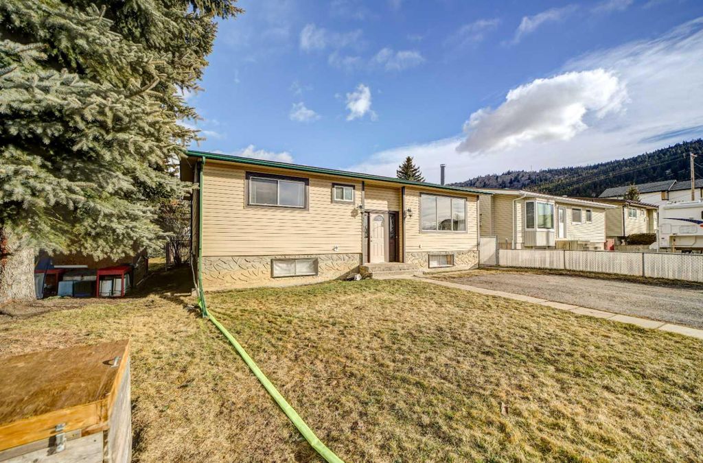 Photo of 2730 226 Street, Bellevue, AB T0K 0E0 (MLS # A2294720)