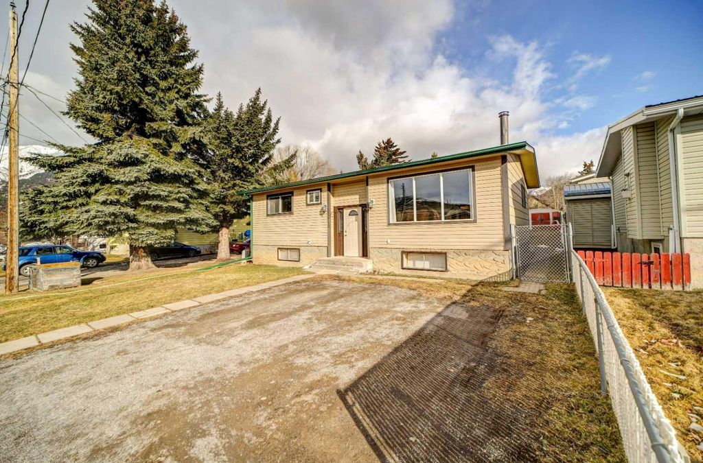 Photo of 2730 226 Street, Bellevue, AB T0K 0E0 (MLS # A2294720)