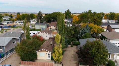 Photo of 1207 41 Avenue N, Lethbridge, AB T1H 6B3 (MLS # A2347391)