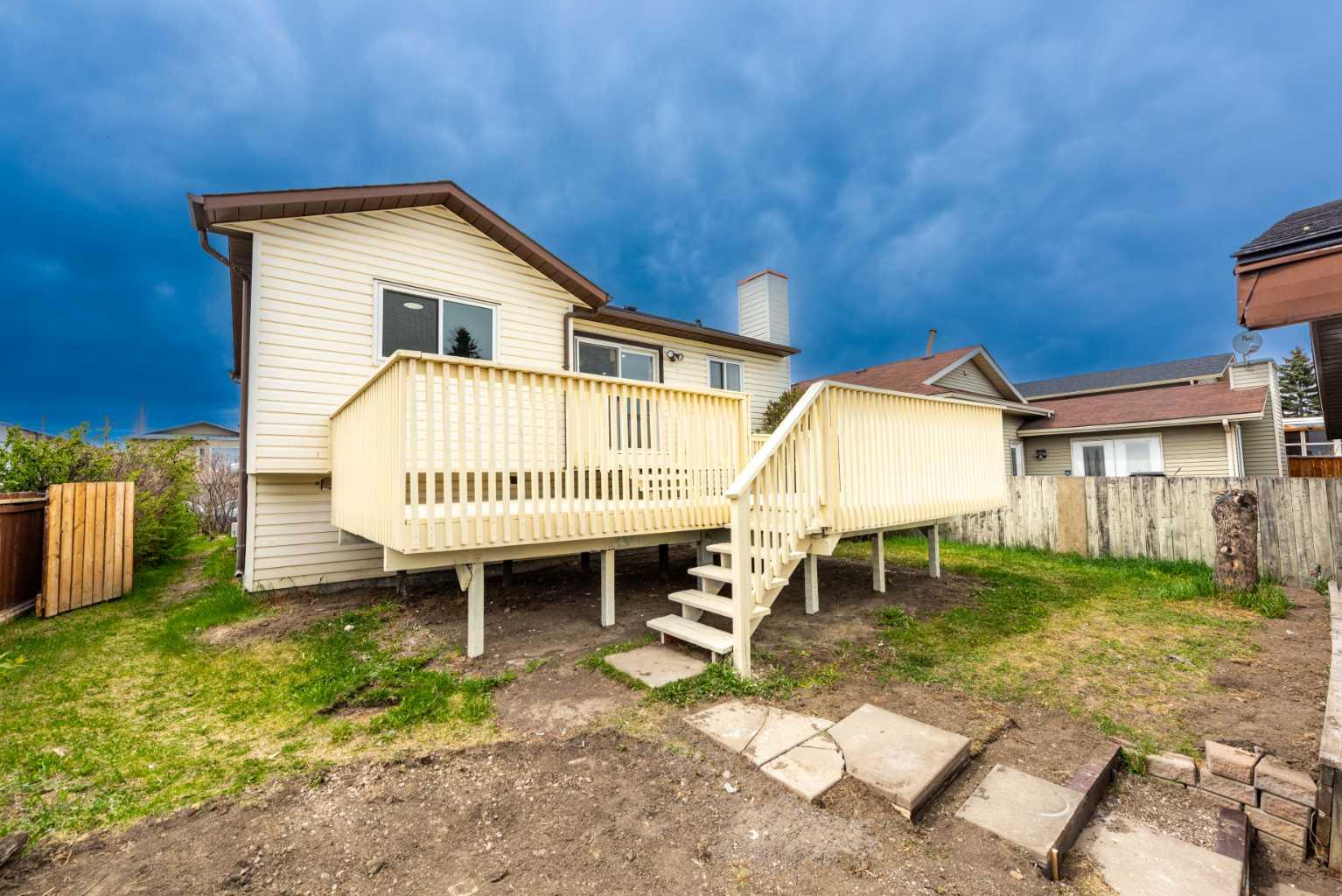 141 Falshire Close NE
