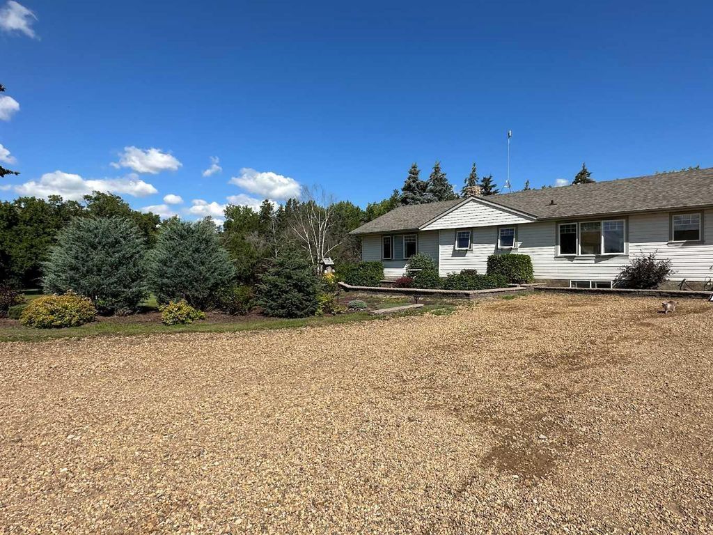 Photo of 38403 Range Road 12-3, Rural Paintearth No. 18, County of, AB T0C 0X0 (MLS # A2293303)