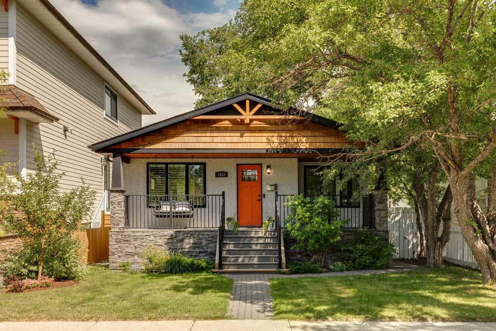 Photo of 1644 16 Street SE, Calgary, AB T2G 3P7 (MLS # A2337056)