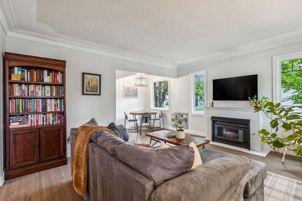 Photo of 1644 16 Street SE, Calgary, AB T2G 3P7 (MLS # A2337056)
