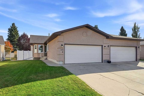 Photo of 180 Doran Crescent, Red Deer, AB T4R 2K3 (MLS # A2350844)