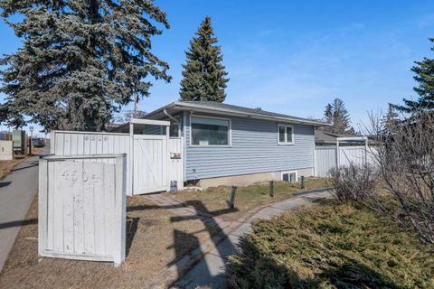 Photo of 4504 14 Street NW, Calgary, AB T2K 1J6 (MLS # A2296044)