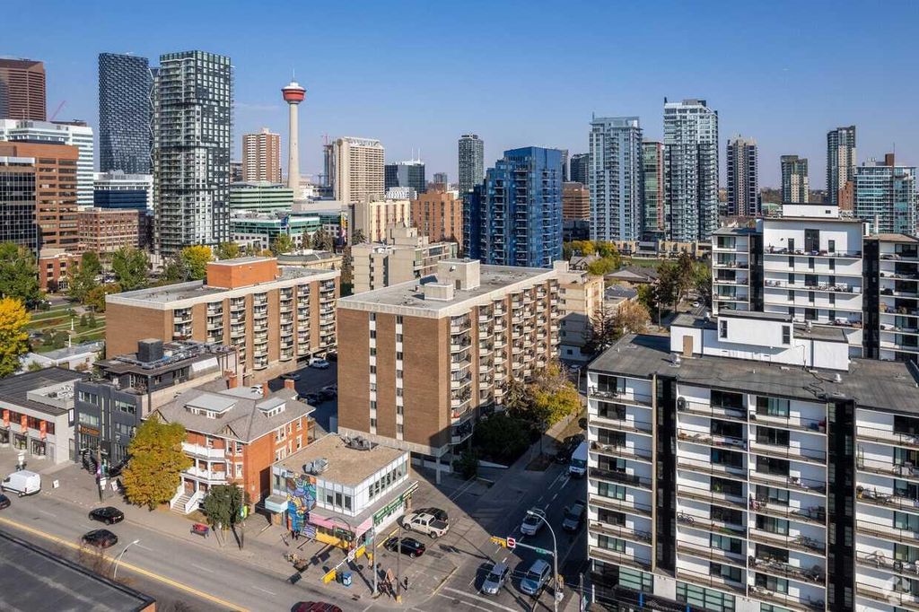 Photo of 340 14 Avenue SW #703, Calgary, AB T2R 0M4 (MLS # A2296698)