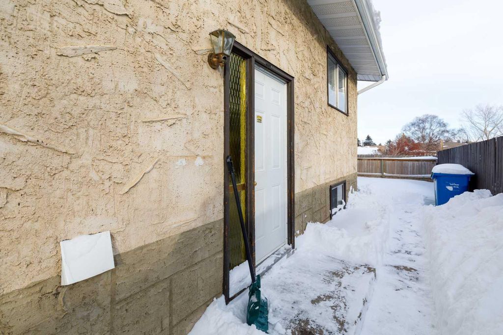 Photo of 37 Northey Avenue, Red Deer, AB T4P 1R3 (MLS # A2286910)