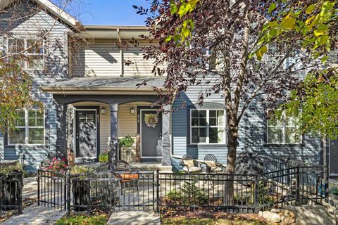 Photo of 619 Mckenzie Towne Square SE, Calgary, AB T2Z 1E4 (MLS # A2267383)