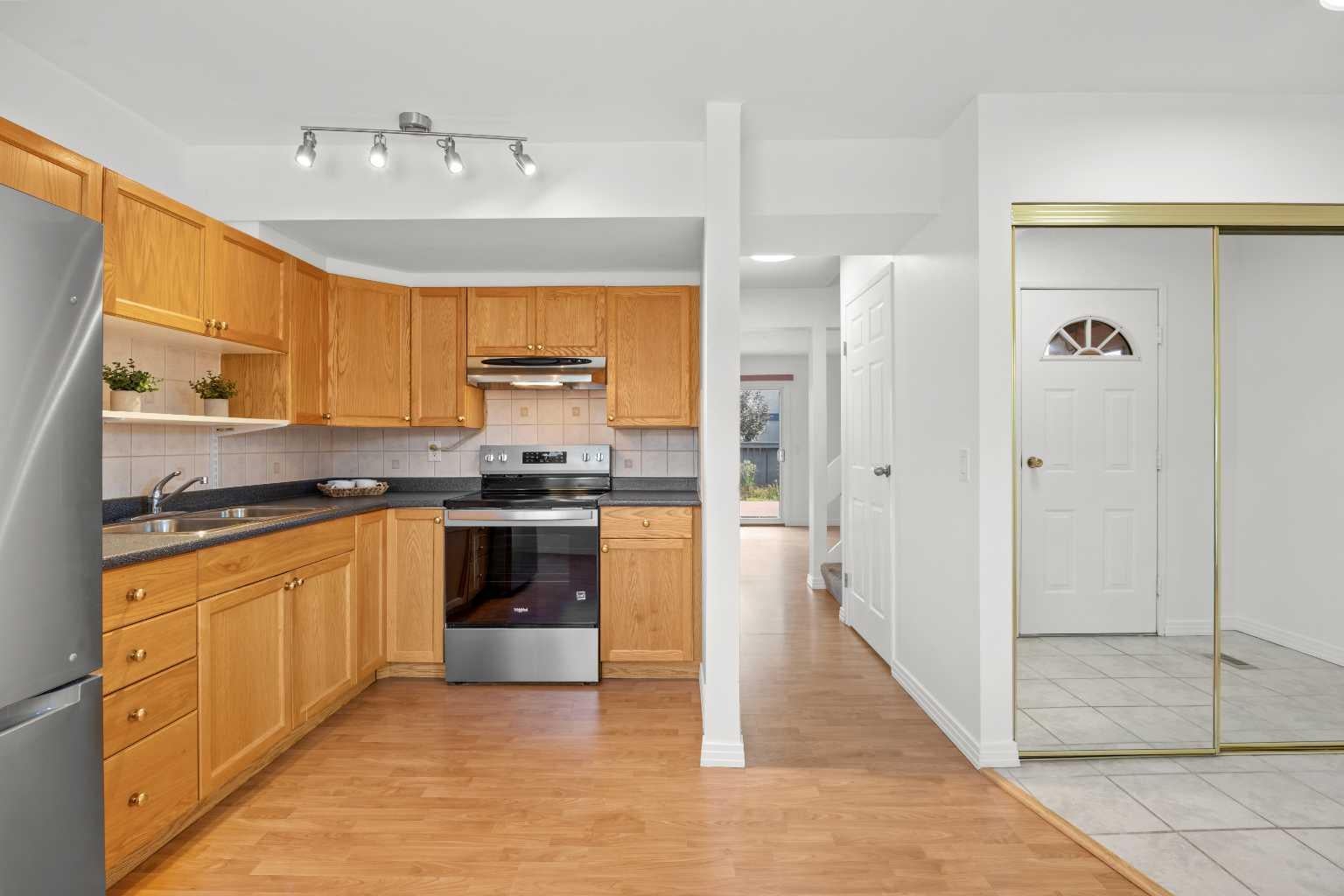 6223 31 Avenue NW 605