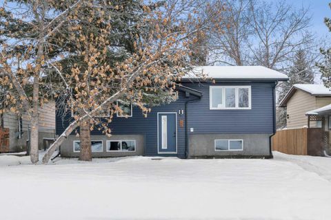 144 Deer Ridge Way SE Calgary AB T2J 5Y6